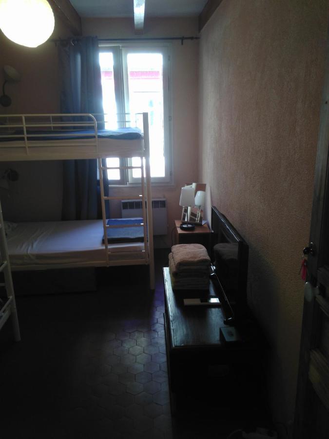Crew Lighthouse Hostel Antibes Buitenkant foto