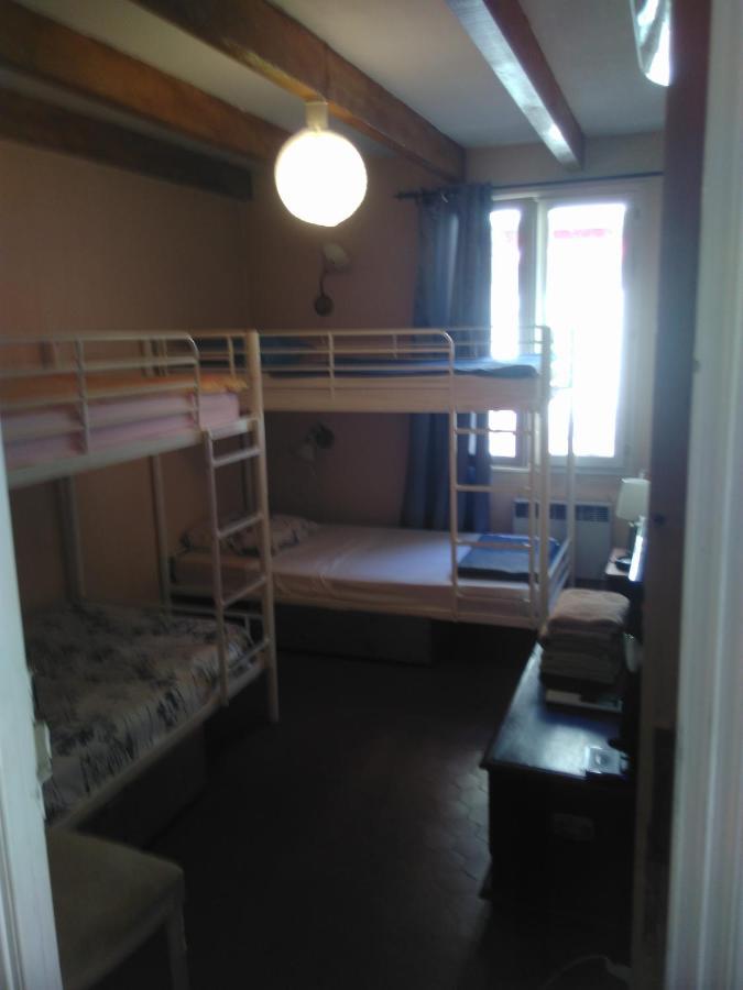 Crew Lighthouse Hostel Antibes Buitenkant foto