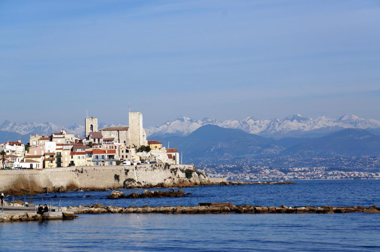 Crew Lighthouse Hostel Antibes Buitenkant foto