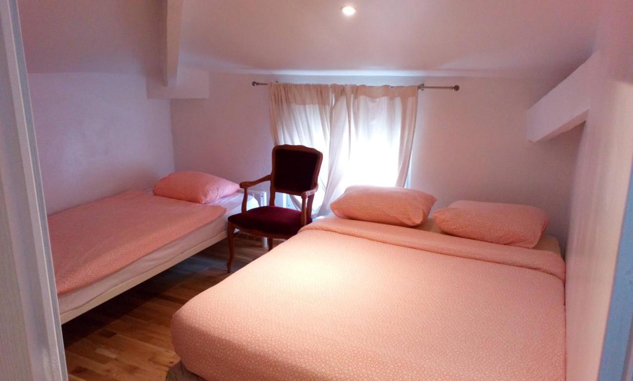 Crew Lighthouse Hostel Antibes Buitenkant foto