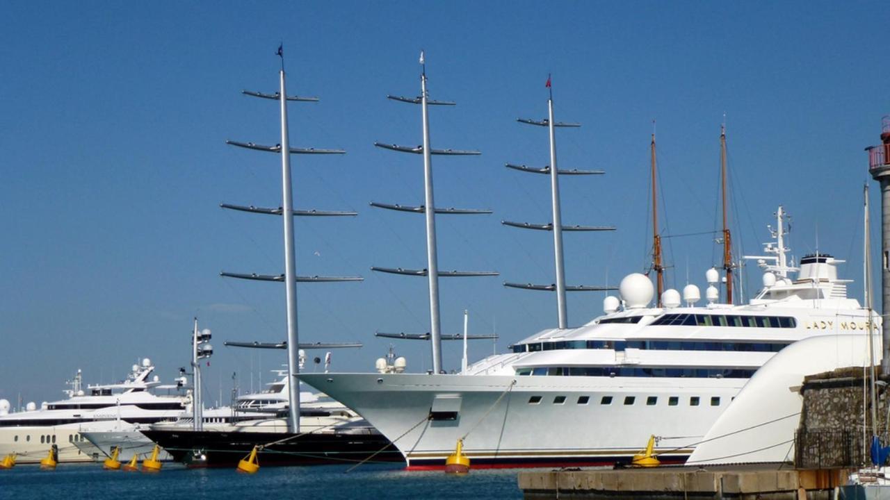 Crew Lighthouse Hostel Antibes Buitenkant foto