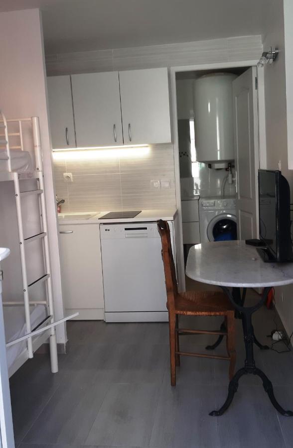 Crew Lighthouse Hostel Antibes Buitenkant foto