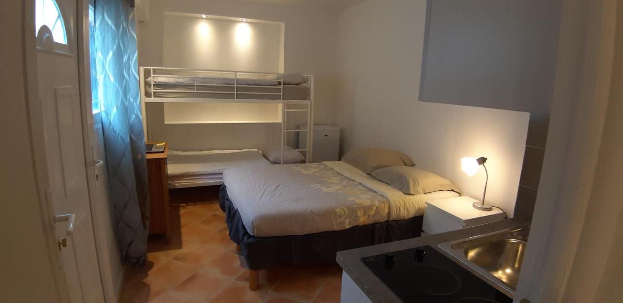 Crew Lighthouse Hostel Antibes Buitenkant foto